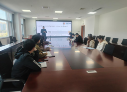 巴西马拉尼昂州立大学Silas N. Melo教授应邀为人工智能学院做学术报告